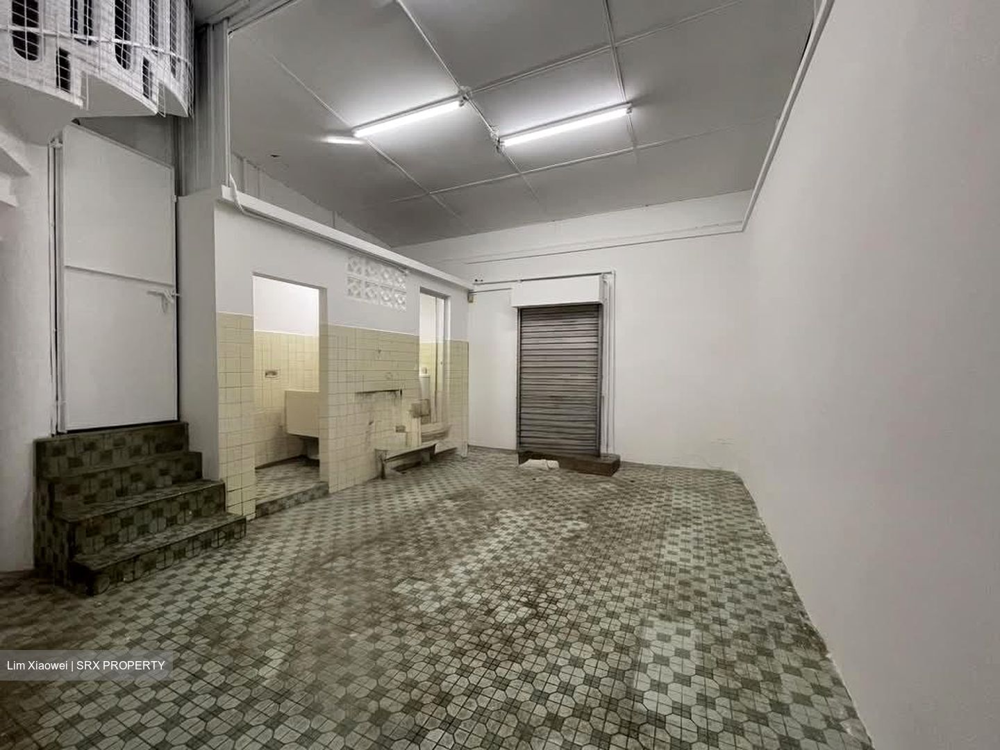 Kitchener Road (D8), Office #544191771